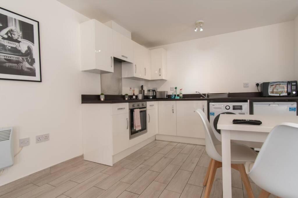 Studio ✧ High Street - Bournemouth Appartamento Esterno foto