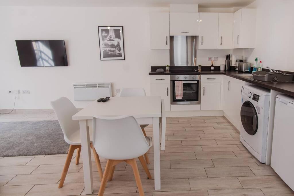 Studio ✧ High Street - Bournemouth Appartamento Esterno foto